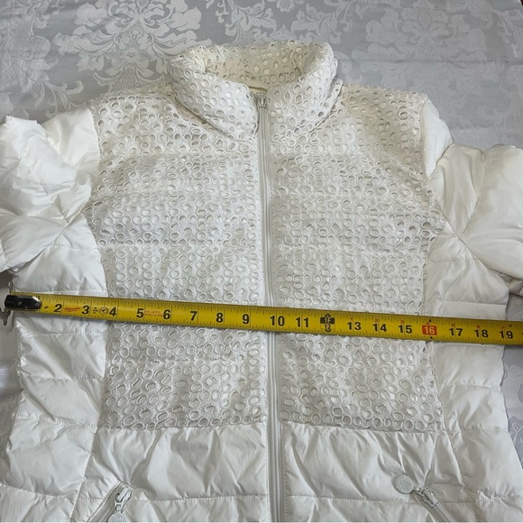 Bernardo Primaloft womens Size Medium puffer jacket White Lace Trim Detail - Picture 11 of 13